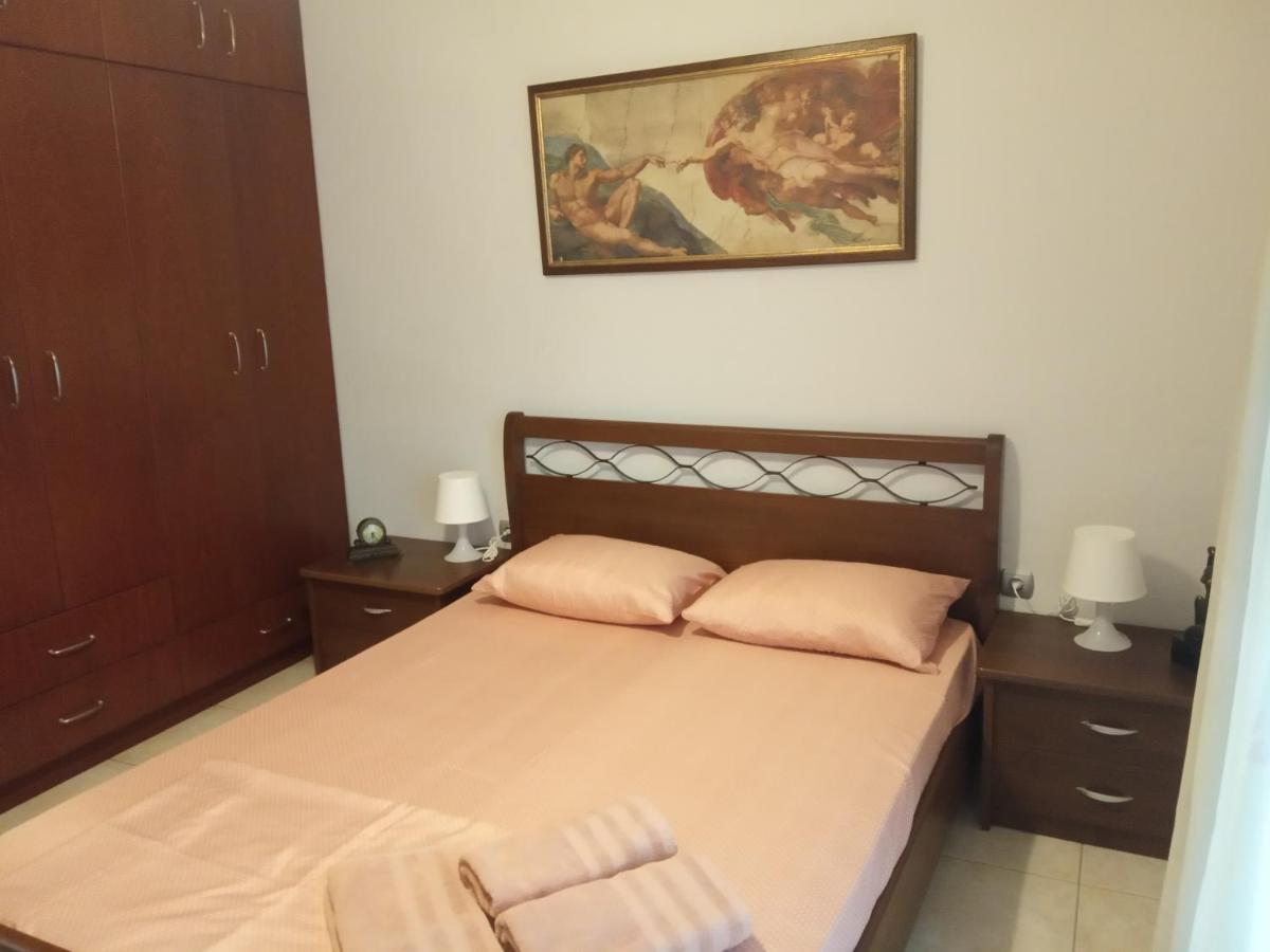 Isavrou Apartment โคโมทินี ภายนอก รูปภาพ